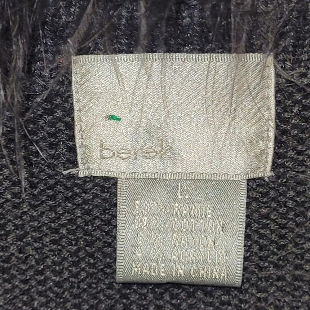 Vintage Berek Boa feather Poodle Jingle Bells on Wreaths Sweater Size L. - Picture 14 of 17